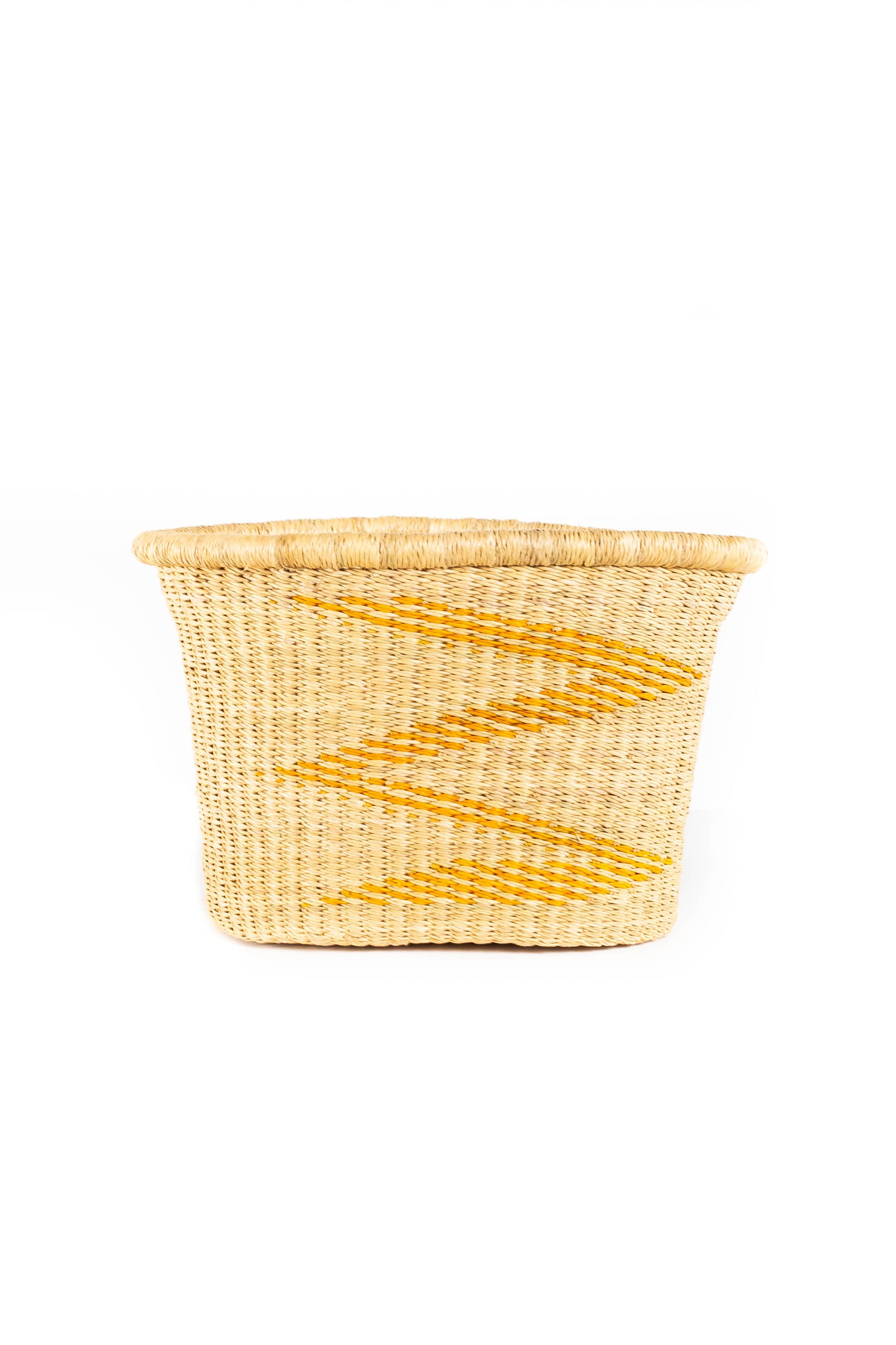 cesta con diseño en color amarillo