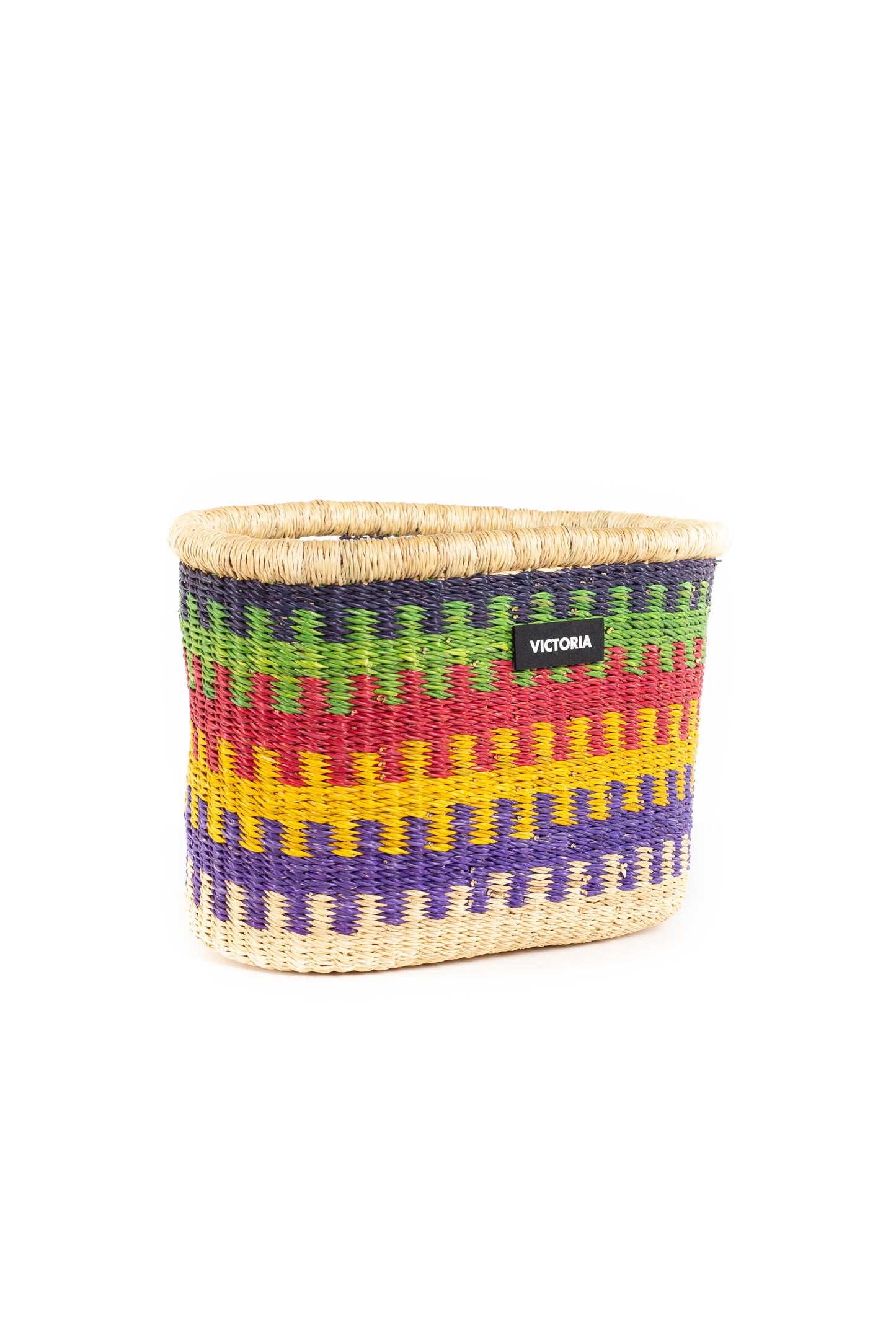 cesta de mimbre de colores para decoracion