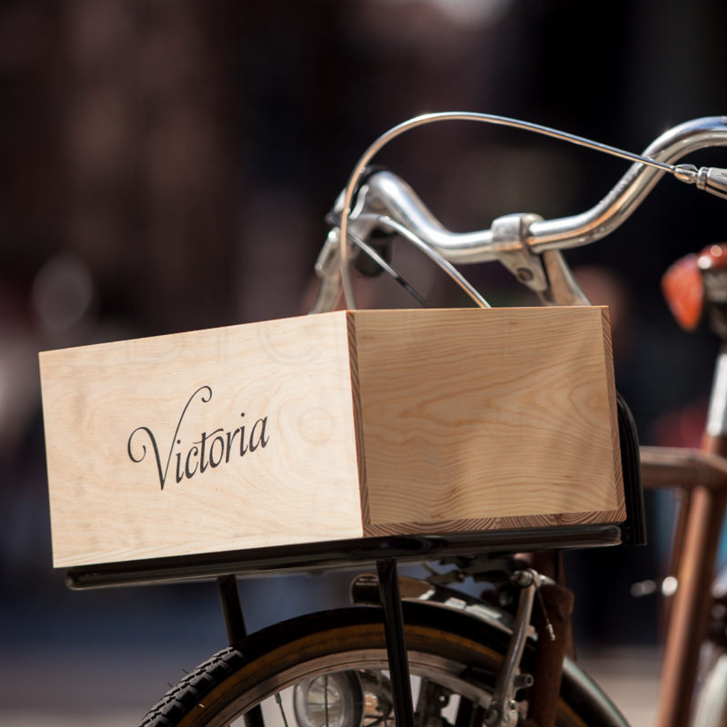 caja de madera para bicicleta con logo Victoria