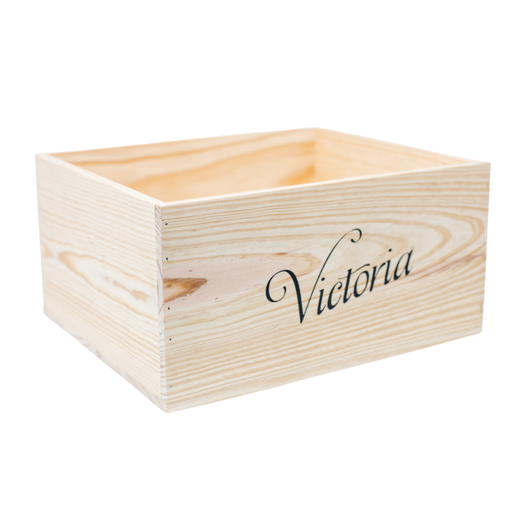caja de madera con logo Victoria