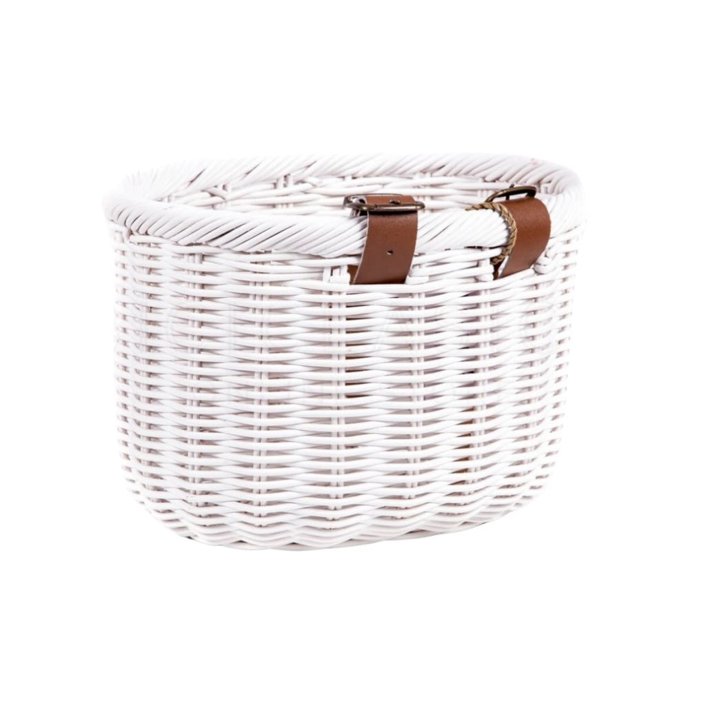 cesta de mimbre en color blanco con correas